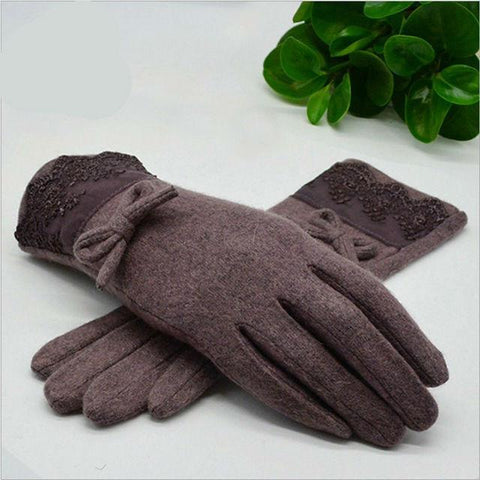 Elegant Lace Cashmere Gloves